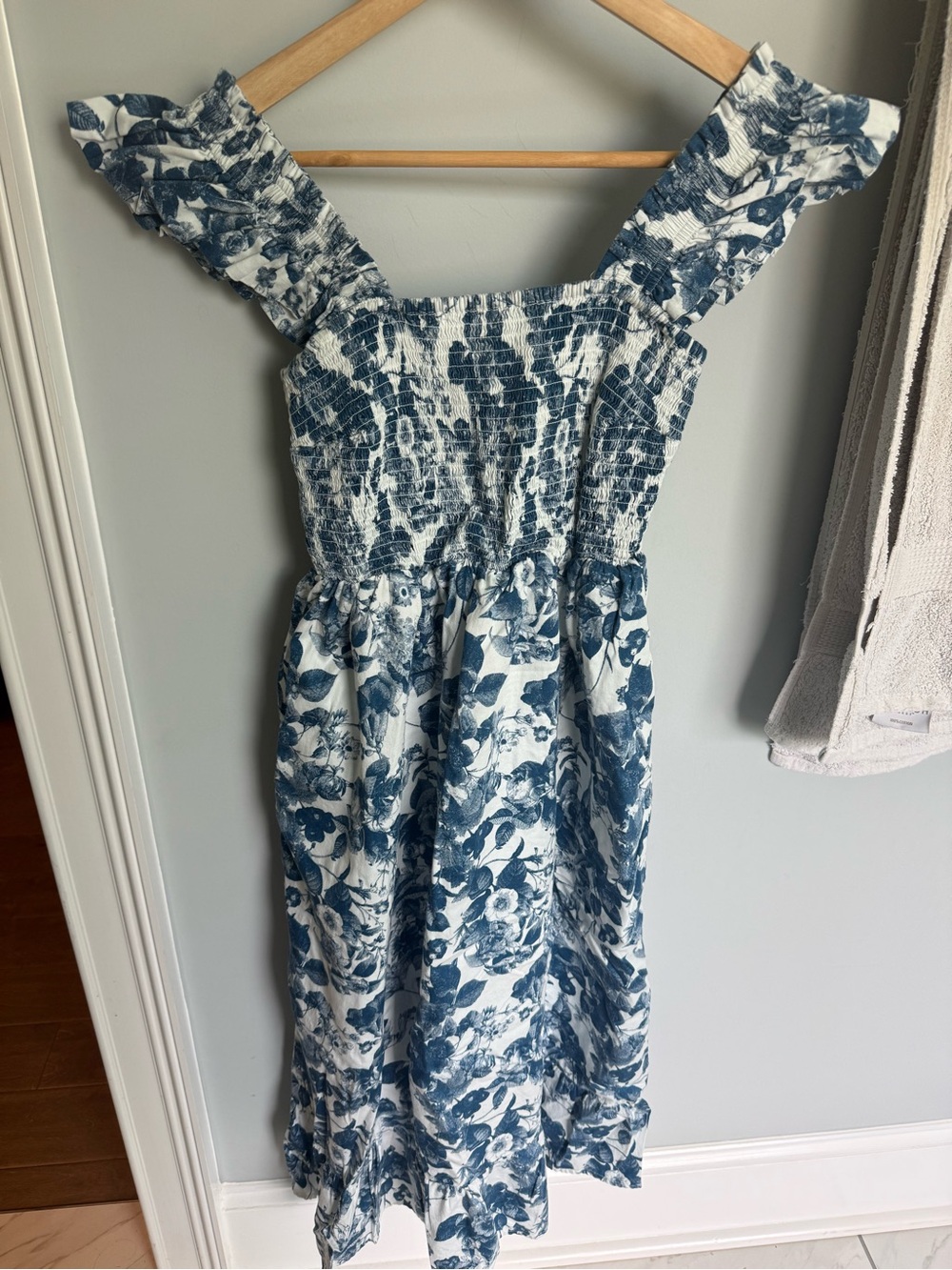 Amazon the Drop Blue Floral Smocked Sundress - Women